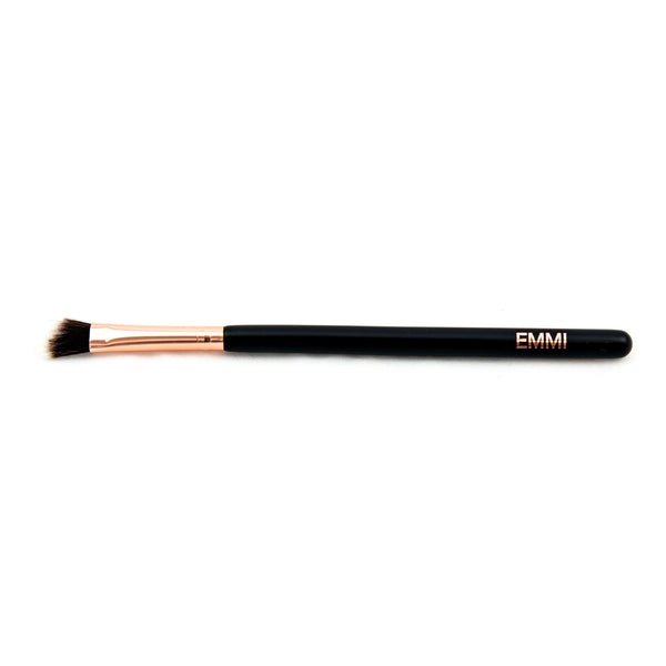 Angled blending brush